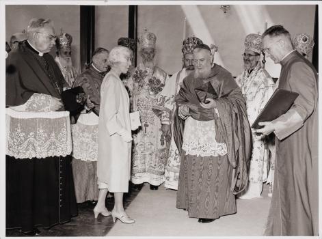 1958: Koningin Elisabeth, Kardinaal Tisserant en Oosterse prelaten