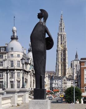 1992:  Antwerpen, Minerva met O.L.Vrouw-toren